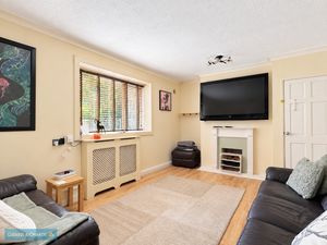 Sitting room- click for photo gallery